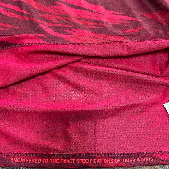 Men’s Nike Dri-FIT ADV Tiger Woods Golf Polo - Picture 6 of 12